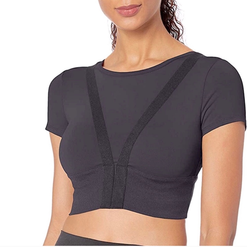Alo yoga NWT revolve crop tee